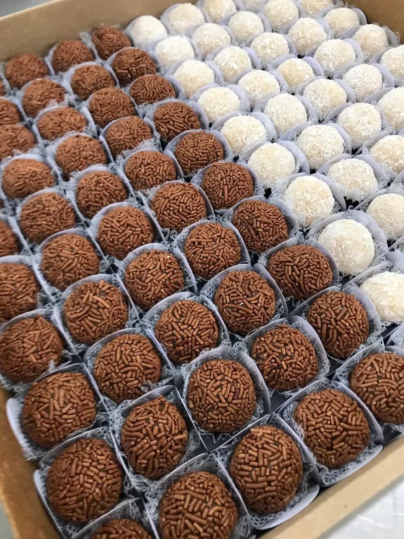 Caixa G — 100 mini doces 20g