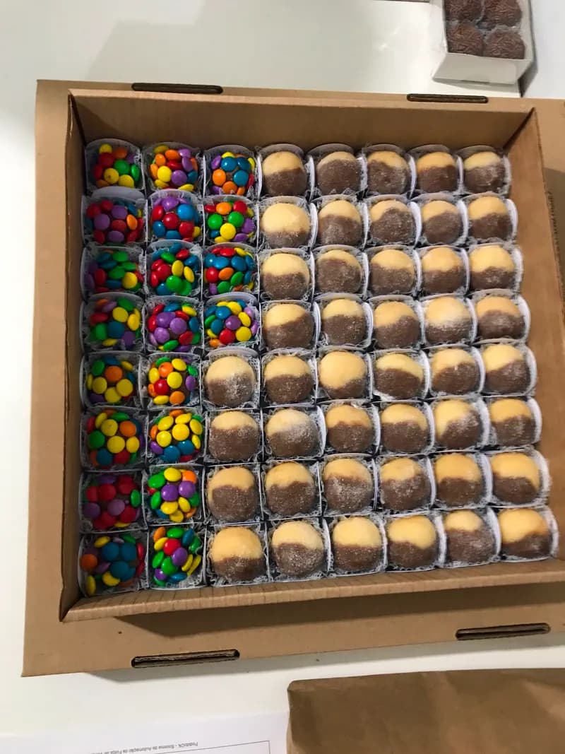 Caixa P — 64 mini doces 20g